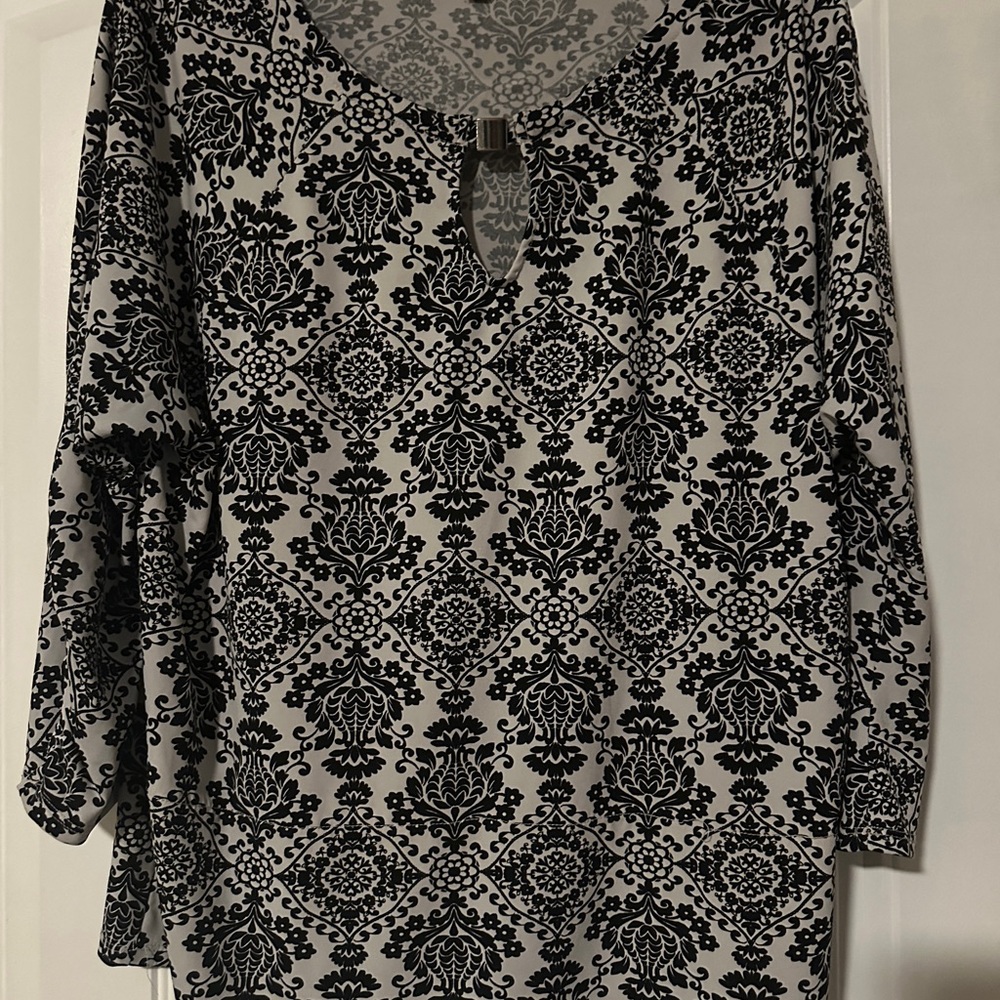 Ellen Tracy Black and White Floral Blouse